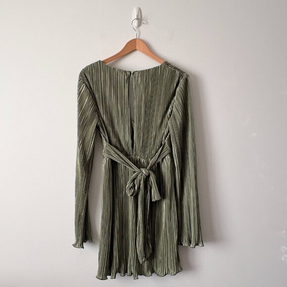 Princess Polly Cindie Wrap Pleated Mini Dress Sage Green Size 8 - Picture 4 of 6